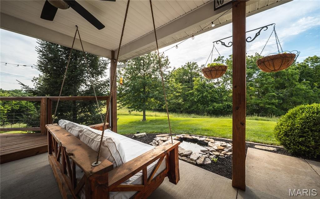 Image 55 of property listing at 90 Jug Hollow Road, Hardin, IL 62047