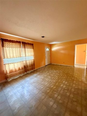 5522 Woodlark Street, Houston, TX 77017