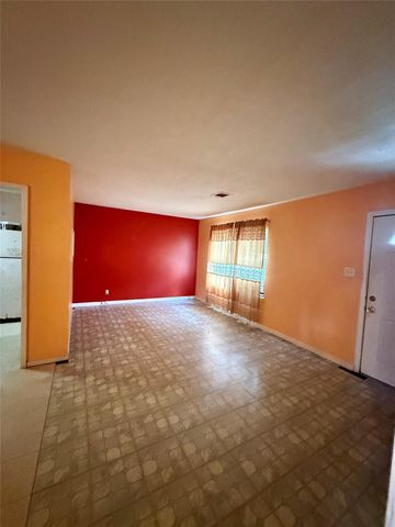 5522 Woodlark Street, Houston, TX 77017