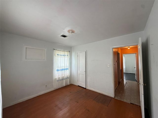 5522 Woodlark Street, Houston, TX 77017