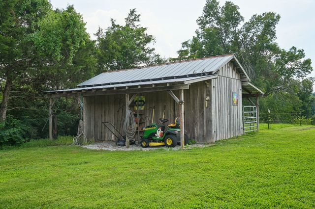 658 Hickory Ridge Rd, Gallatin, TN 37066
