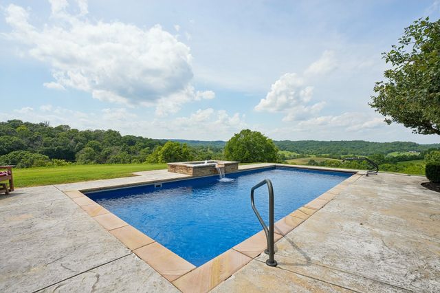 658 Hickory Ridge Rd, Gallatin, TN 37066