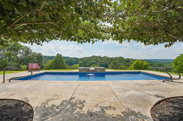 658 Hickory Ridge Rd, Gallatin, TN 37066