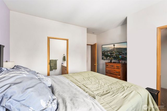 4706 Mill Pond Drive SE #1302, Auburn, WA 98092