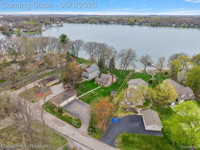 3650 Covert Road, Waterford Charter Township, MI 48328