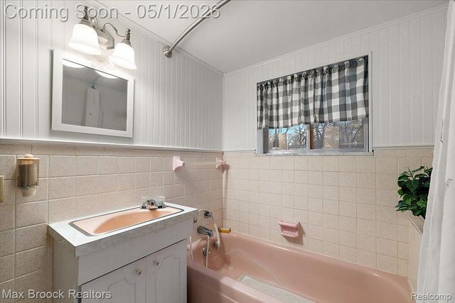 3650 Covert Road, Waterford Charter Township, MI 48328