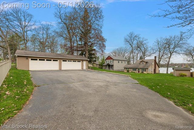 3650 Covert Road, Waterford Charter Township, MI 48328