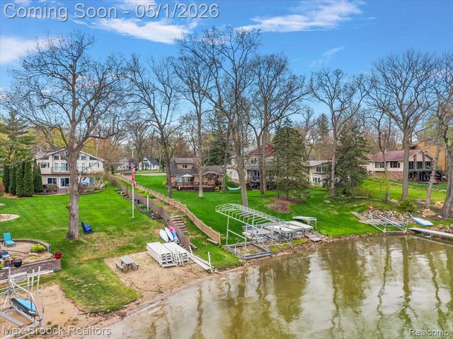 3650 Covert Road, Waterford Charter Township, MI 48328