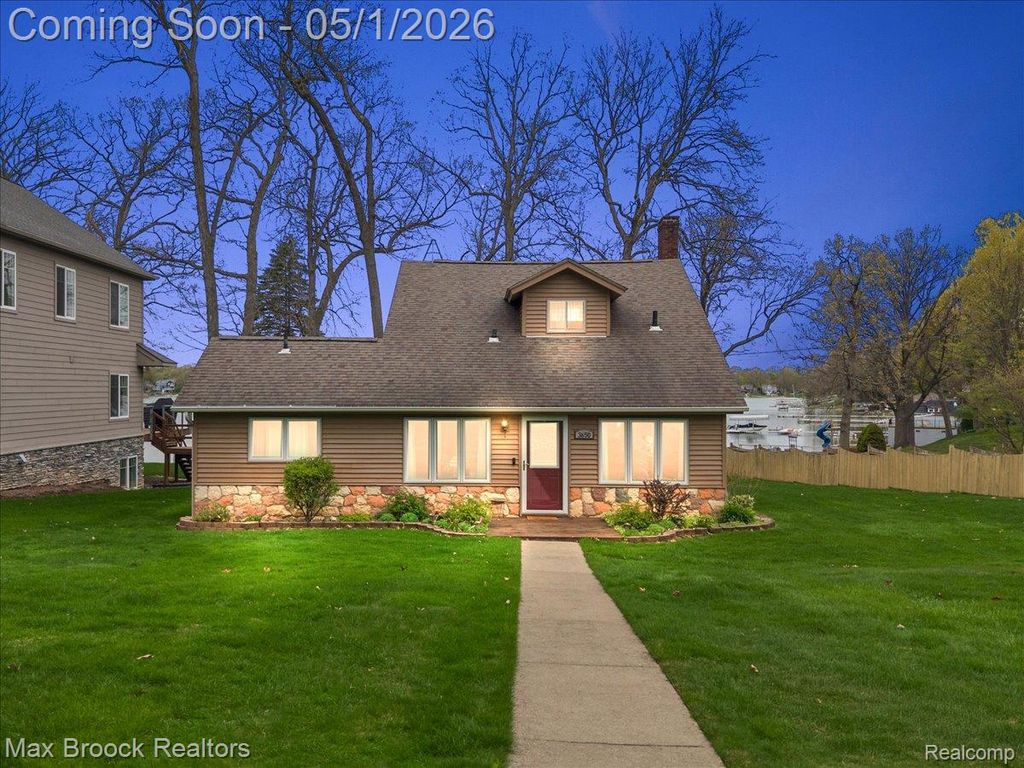 3650 Covert Road, Waterford Charter Township, MI 48328