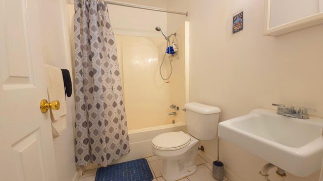 3227 St. Joseph, Kalamazoo City, MI 49001