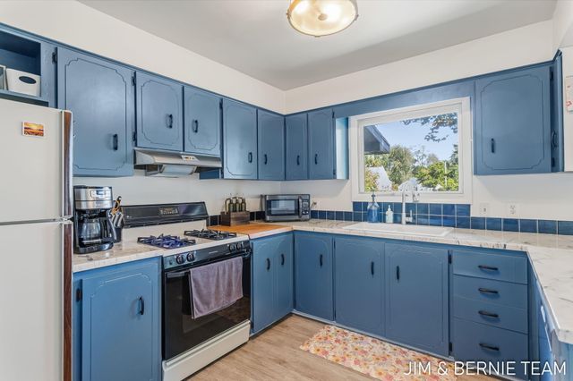 345 Harp Street Se, City Of Kentwood, MI 49548