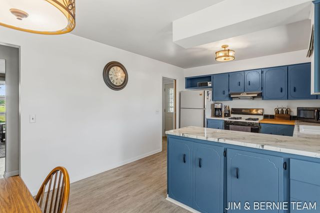 345 Harp Street Se, City Of Kentwood, MI 49548
