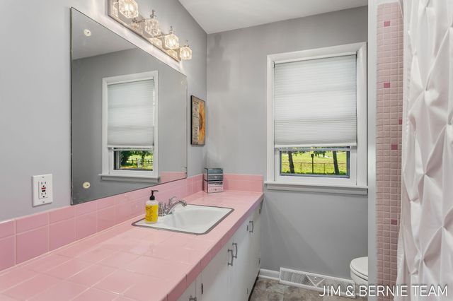 345 Harp Street Se, City Of Kentwood, MI 49548