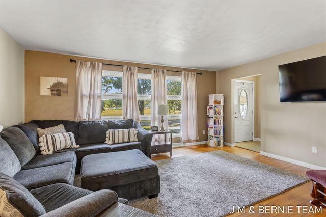 345 Harp Street Se, City Of Kentwood, MI 49548