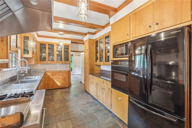 433 S Main Street, Poland, OH 44514