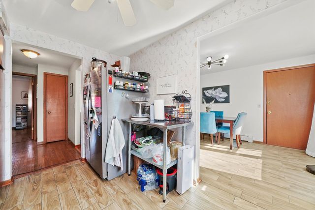 6568 W Roscoe Street 2N, Chicago, IL 60634