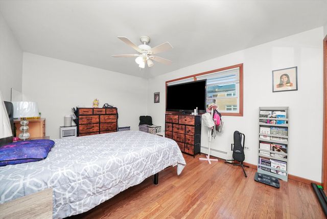 6568 W Roscoe Street 2N, Chicago, IL 60634