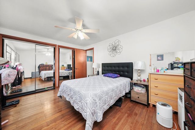 6568 W Roscoe Street 2N, Chicago, IL 60634