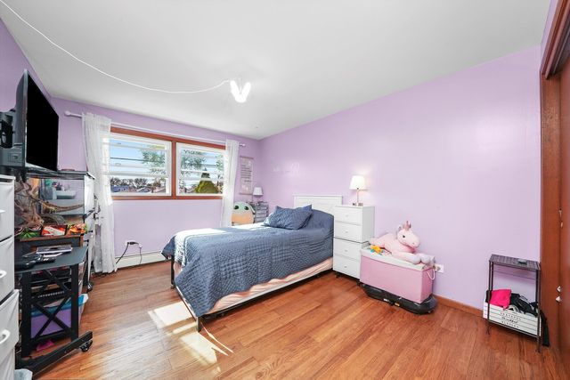 6568 W Roscoe Street 2N, Chicago, IL 60634