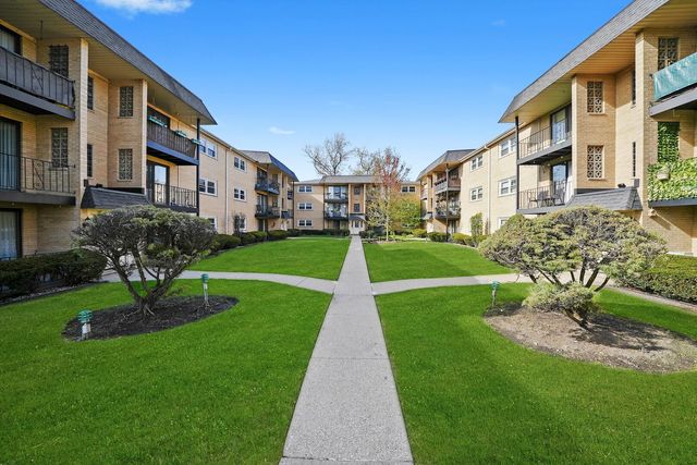 6568 W Roscoe Street 2N, Chicago, IL 60634