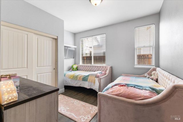 2348 Arista Ln, Santa Rosa, CA 95403