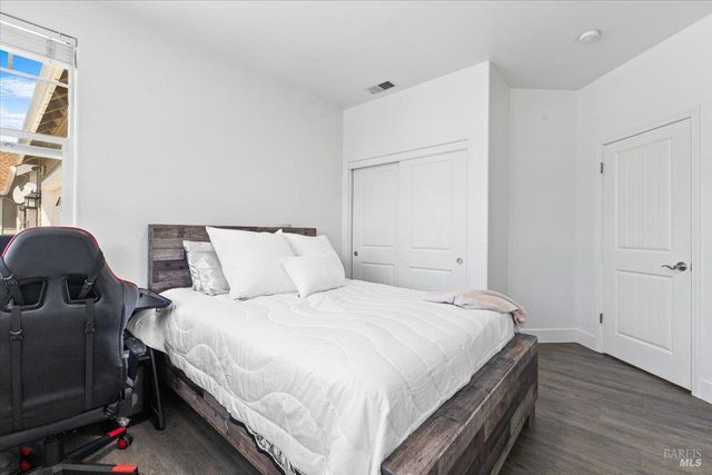 2348 Arista Ln, Santa Rosa, CA 95403