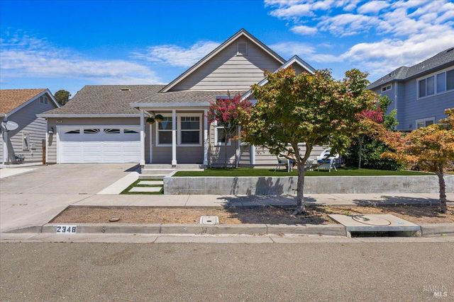 2348 Arista Ln, Santa Rosa, CA 95403