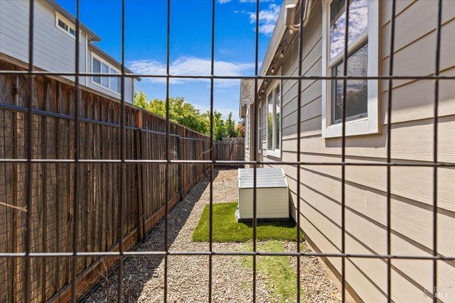2348 Arista Ln, Santa Rosa, CA 95403