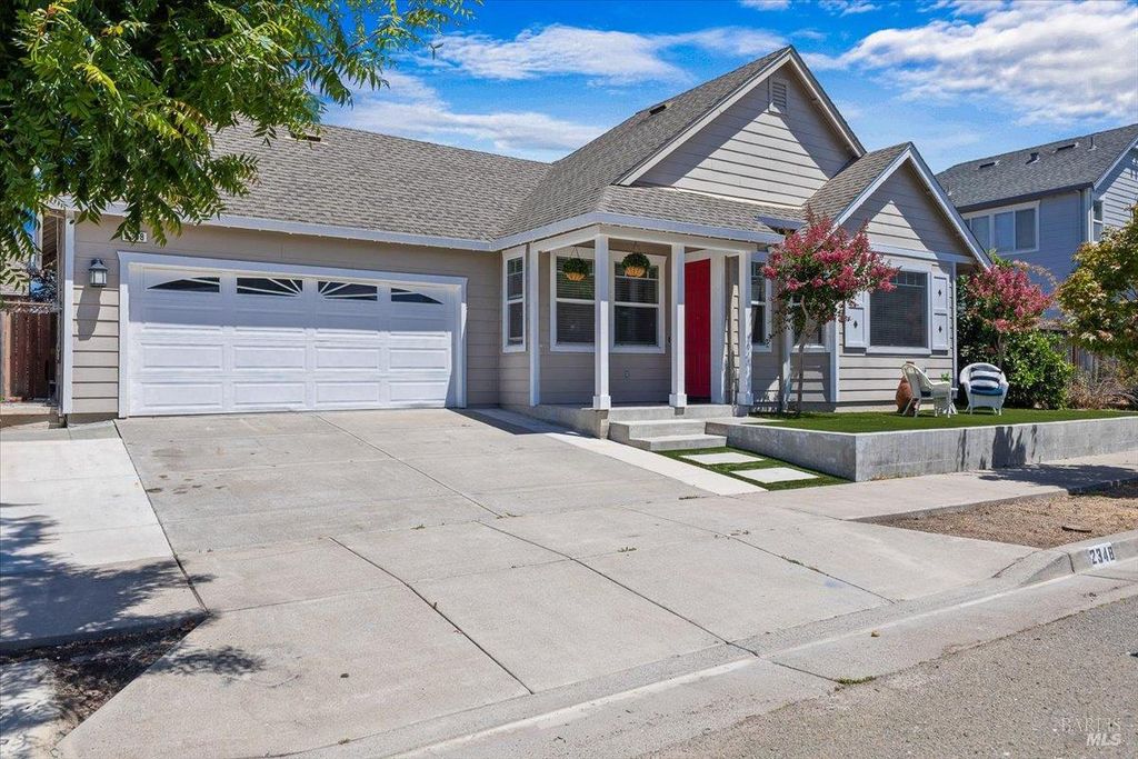 2348 Arista Ln, Santa Rosa, CA 95403