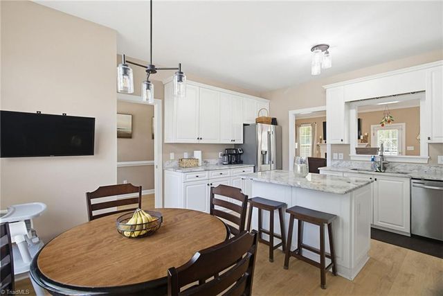 4752 Barrington Place Court, Jamestown, NC 27282