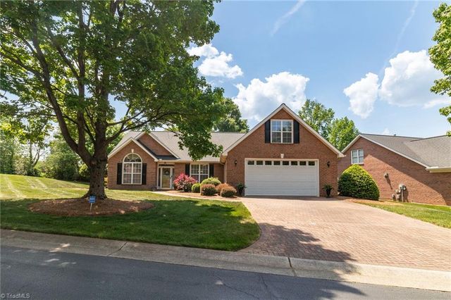 4752 Barrington Place Court, Jamestown, NC 27282