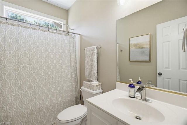 4752 Barrington Place Court, Jamestown, NC 27282