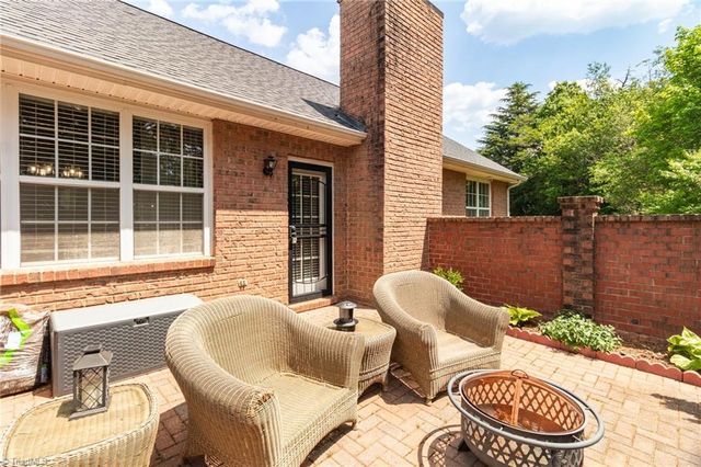 4752 Barrington Place Court, Jamestown, NC 27282