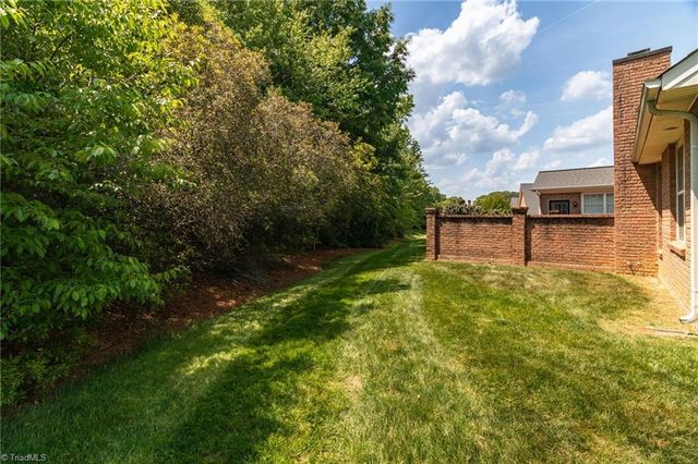 4752 Barrington Place Court, Jamestown, NC 27282