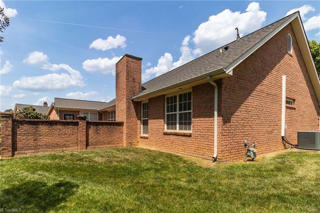 4752 Barrington Place Court, Jamestown, NC 27282