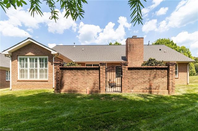 4752 Barrington Place Court, Jamestown, NC 27282