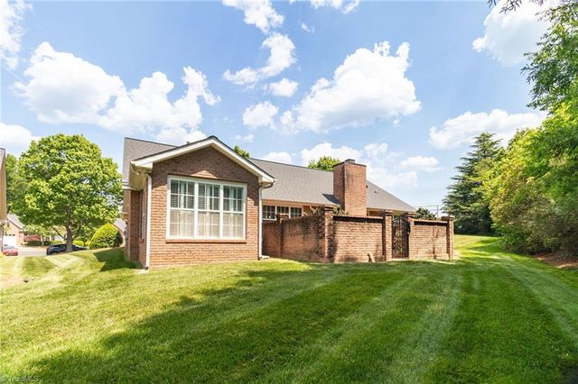 4752 Barrington Place Court, Jamestown, NC 27282