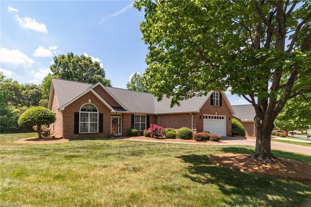 4752 Barrington Place Court, Jamestown, NC 27282