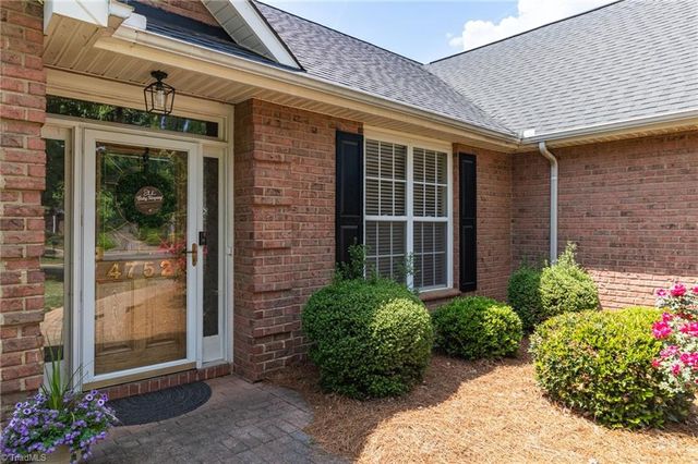 4752 Barrington Place Court, Jamestown, NC 27282