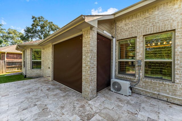 8 S Elderberry Trail, Montgomery, TX 77316