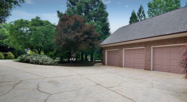 2223 Clearwater Point Drive, Seneca, SC 29672