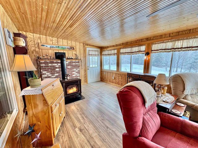 35 Goshen Road East, Bradford, VT 05033