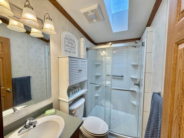 35 Goshen Road East, Bradford, VT 05033