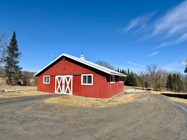 35 Goshen Road East, Bradford, VT 05033