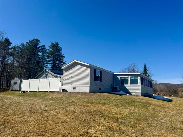 35 Goshen Road East, Bradford, VT 05033