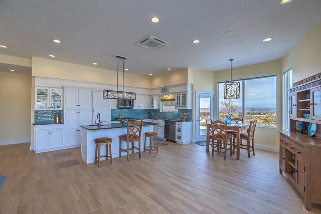 10801 Holly Avenue NE, Albuquerque, NM 87122