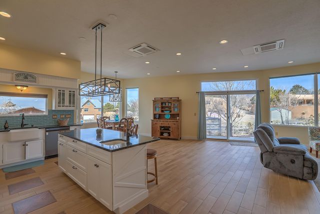 10801 Holly Avenue NE, Albuquerque, NM 87122