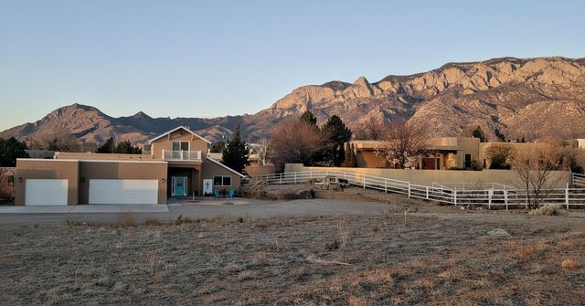10801 Holly Avenue NE, Albuquerque, NM 87122
