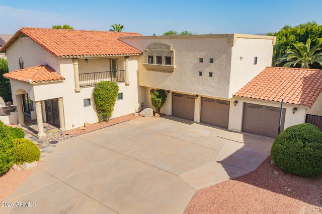 3011 E WINCHCOMB Drive, Phoenix, AZ 85032