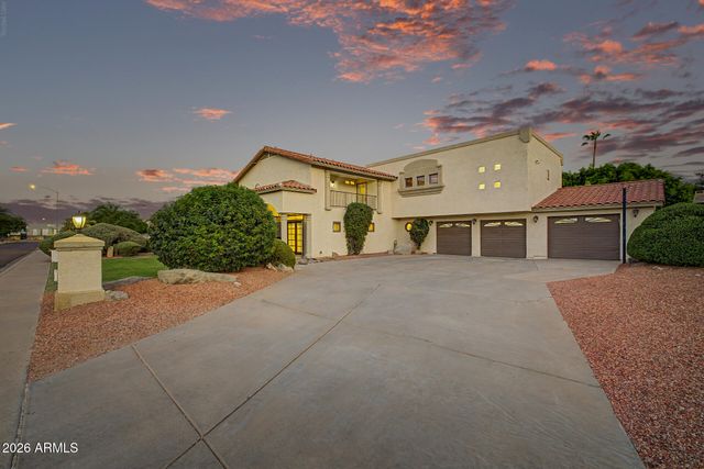 3011 E WINCHCOMB Drive, Phoenix, AZ 85032